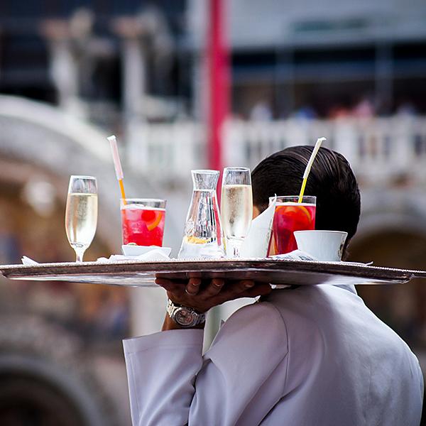 How to become a perfect waiter